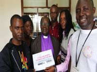 Uganda: Derrotada lei homofóbica. 15008.jpeg