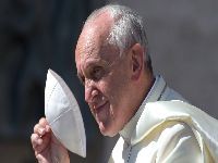 Papa reza pelo Brasil 'neste momento triste' e cancela viagem ao pa&iacute;s. 25035.jpeg