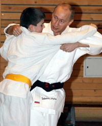 Putin  é estrela de  DVD instrutivo de judo