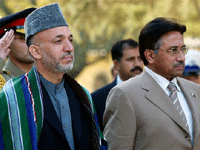 Musharraf e Karzai afirmam bin Laden estar no país vizinho