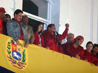Reeleito Hugo Chávez em direcão ao socialismo