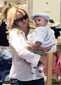 Britney Spears pode ficar com seus dois filhos uma noite por semana