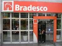 No Brasil, Bradesco perde para o Banco do Brasil o comando do Banco Postal. 15173.jpeg