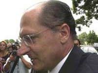 Dirceu leva Alckmin à Justiça
