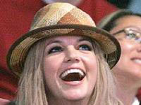 Britney Spears saiu sorridente da corte voltará a visitar os filhos