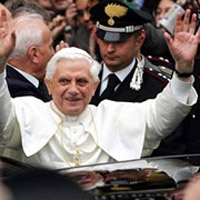 Papa Bento XVI utilizará o tradicional papamóvel  ao visitar o Brasil