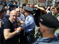 Desfile gay em Moscovo resultou numa briga com 