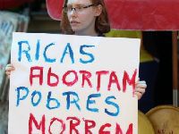 Brasil precisa avan&ccedil;ar na preven&ccedil;&atilde;o &agrave; viol&ecirc;ncia contra a mulher, dizem especialistas. 25520.jpeg