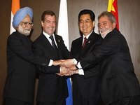 Os BRICs de mãos dadas em prol de uma nova ordem mundial