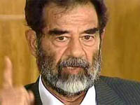 Boneco de Saddam na forca já à venda