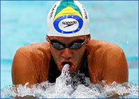 Nadador brasileiro bate recorde mundial