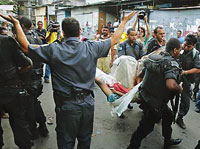 250 policiais militares prende 17 acusados de tráfico em Porto Alegre