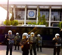 Explosão na embaixada dos EUA em Atenas