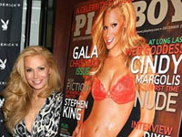 Garota certinha Cindy Margolis posa para Playboy