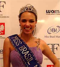 Em  véspera do concurso Miss Mundo 2006 em Polônia