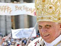 Papa Bento XVI completa  80 anos de vida: envie  felicitações