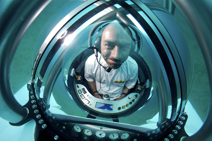 Mini-submarinos navegam pelos Oceanos