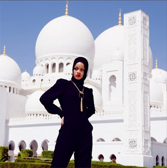 Rihanna fez escândalo em mesquita