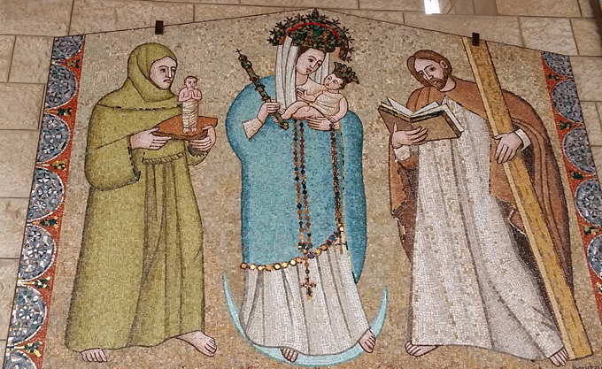 Nossa Senhora defensora é única e deferente