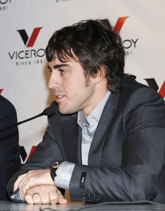 Fernando Alonso flagrado com sua namorada russa