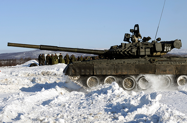 Tanque  principal do Exército russo Т-80