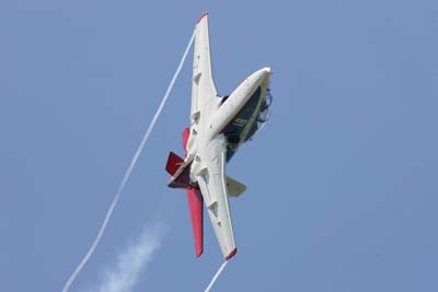 MiG-AT