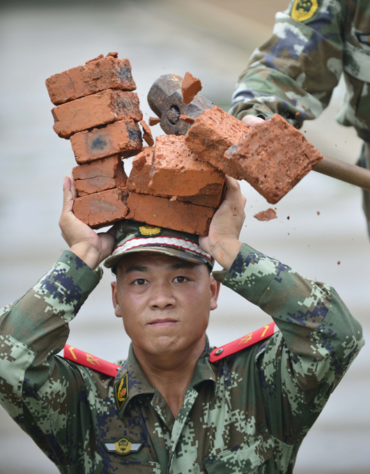 O Exêrcito chinês em treinamento