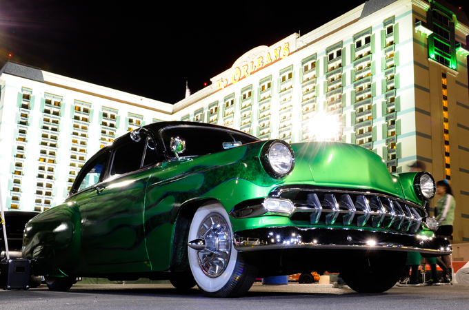 Mostra de automóveis retrô  "Viva Las Vegas"
