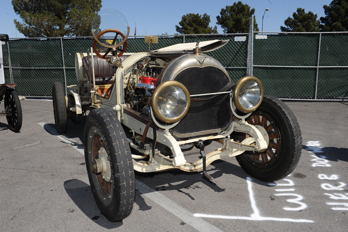 Mostra de automóveis retrô  "Viva Las Vegas"