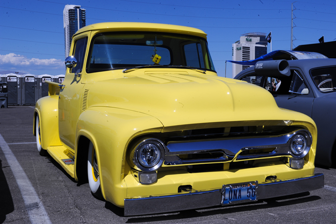 Mostra de automóveis retrô  "Viva Las Vegas"