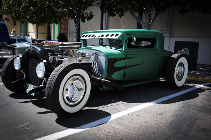 Mostra de automóveis retrô  "Viva Las Vegas"