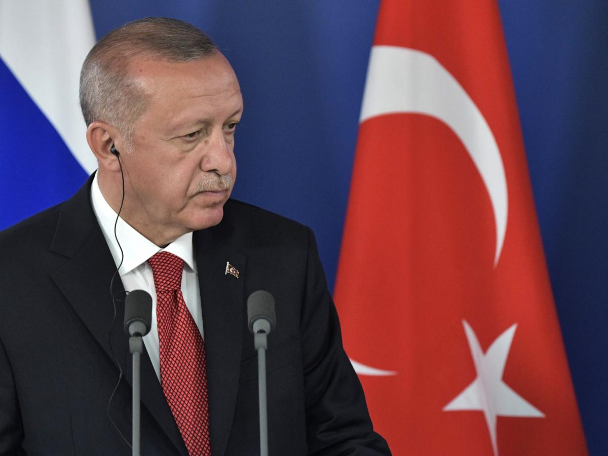 O presidente turco Erdogan quer assegurar sua pretensa bomba nuclear na Ucrânia