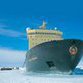 Quebra-gelos russo se aproxima do navio aprisionado em mar de Okhotsk