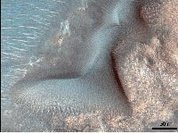Ondas de areia gigantes em movimento no planeta Marte observadas pela primeira vez