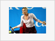 Sharapova vence sua compatriota e encara Venus