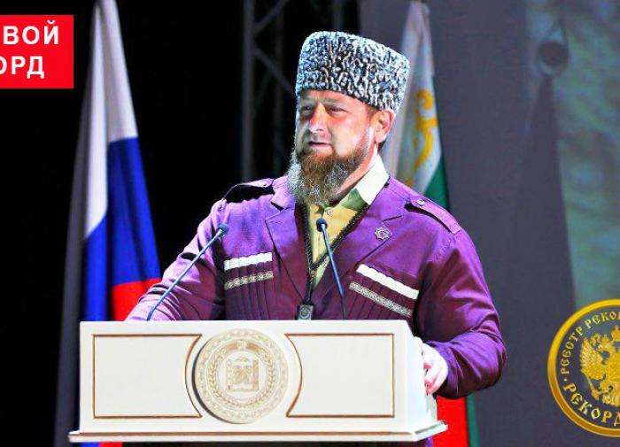 O presidente da Chechênia, Kadyrov, coloca um vídeo do soldado ucraniano em cativeiro