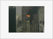 Avião  chocou contra o edifício em Nova Iorque