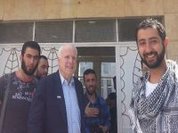 John McCain, chefe de orquestra da «primavera árabe», e o Califa