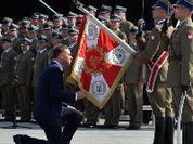A política da repressão e a militarização da Polônia