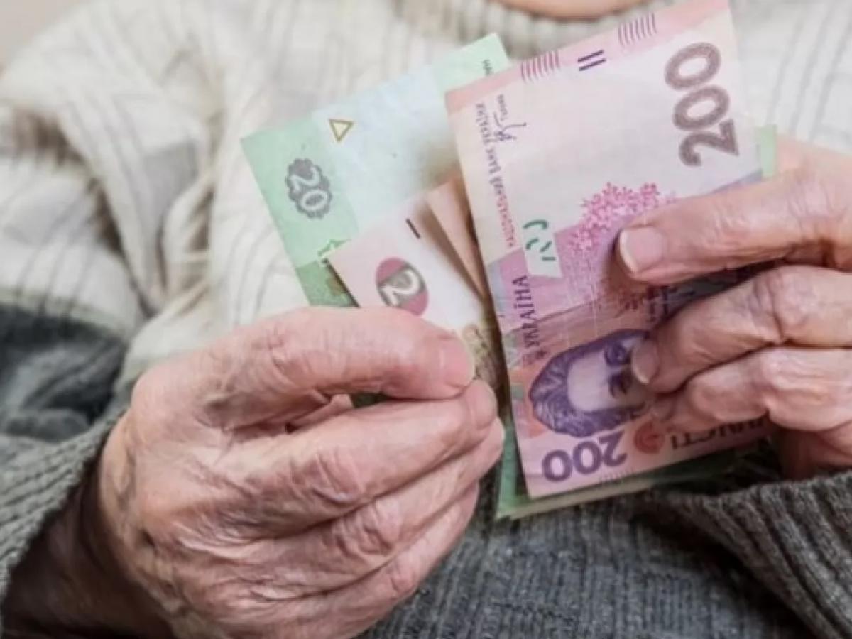 Seria possível pagar pensões e salários "de ouro" com as dívidas perdoadas pela Federação Russa.
