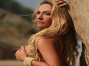 Inspirada em personagem de Isis Valverde, Alessandra Mattos posa de sereia