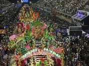 Xingado e vaiado em todo o país, Bolsonaro tenta desmoralizar o carnaval