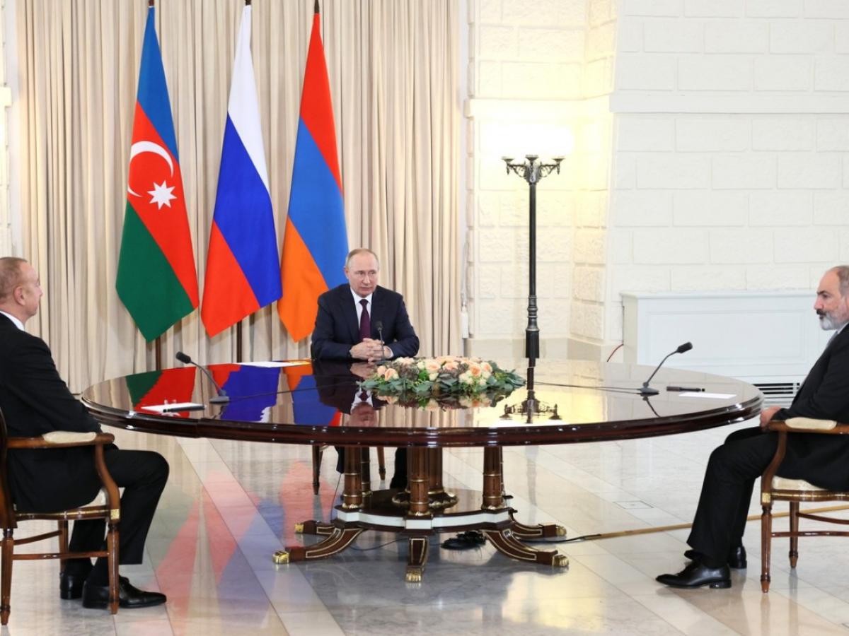 Putin e Lukashenko ponto muitos i's em uma noite