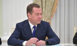 Medvedev riu da proibição de pagar dívidas em dólares: "A forte jogada de Biden"