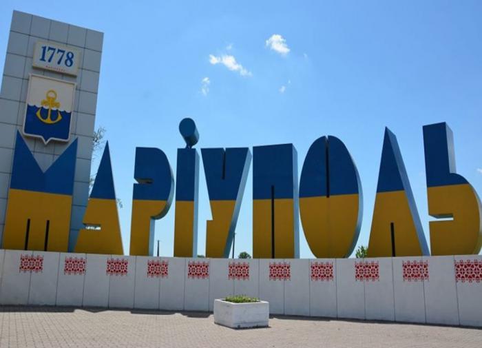 Em Mariupol, no Dia da Vitória, é necessário realizar um "desfile de vencidos"