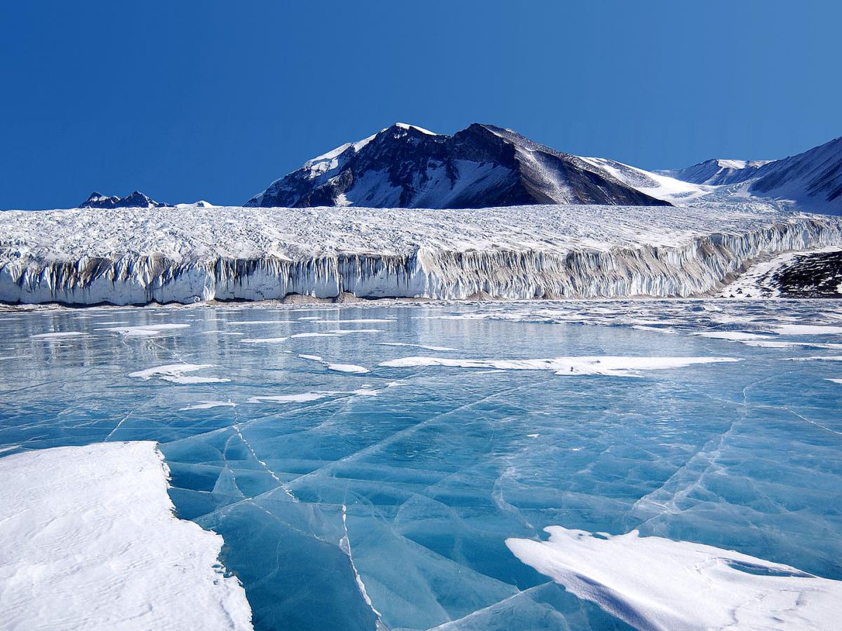 Núcleo de gelo de 1,2 milhões de anos é extraído na Antártida para estudo climático