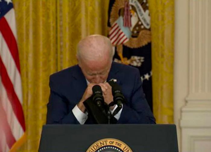 Biden traz de volta o pior da história dos EUA - McCarthyism e apartheid