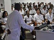 Cerca de 200 jovens colombianos viajam a Cuba para estudar Medicina