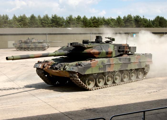 Tanque russo T-90 muito superior ao Leopard da Alemanha, quanto mais ao Abrams dos EUA