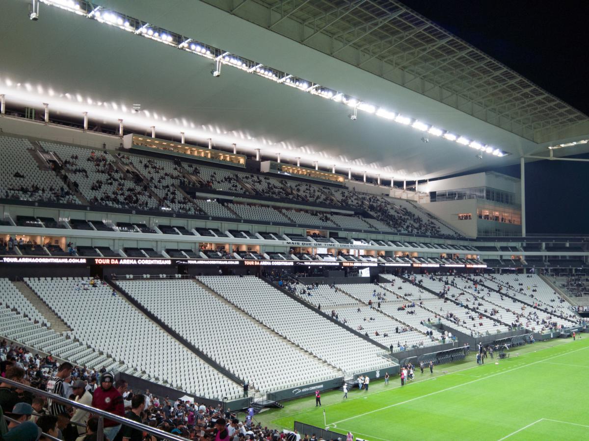 Corinthians enfrenta Grêmio na semifinal após vitória sobre o Vasco
